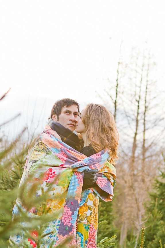 christmas tree decorating engagement shoot (7)