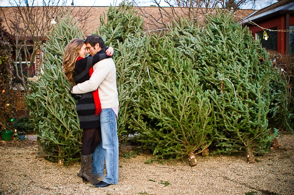 christmas tree decorating engagement shoot (5)