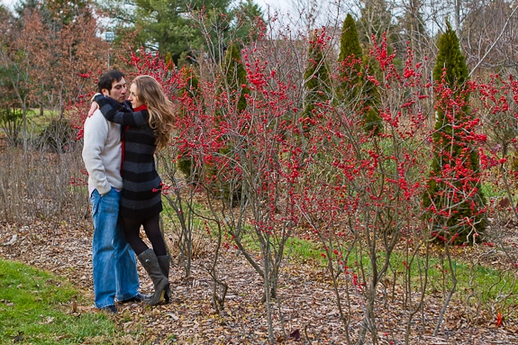 christmas tree decorating engagement shoot (2)