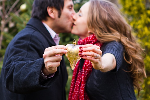 christmas tree decorating engagement shoot (13)