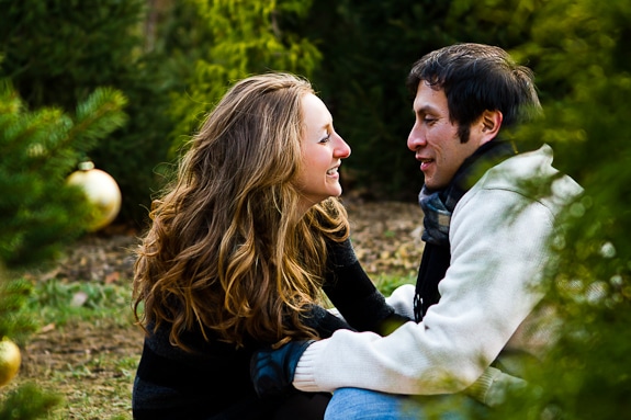christmas tree decorating engagement shoot (11)