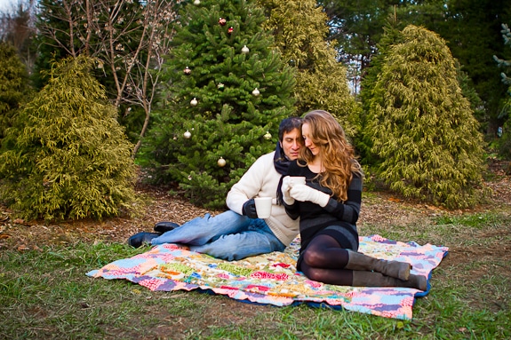 christmas tree decorating engagement shoot (9)