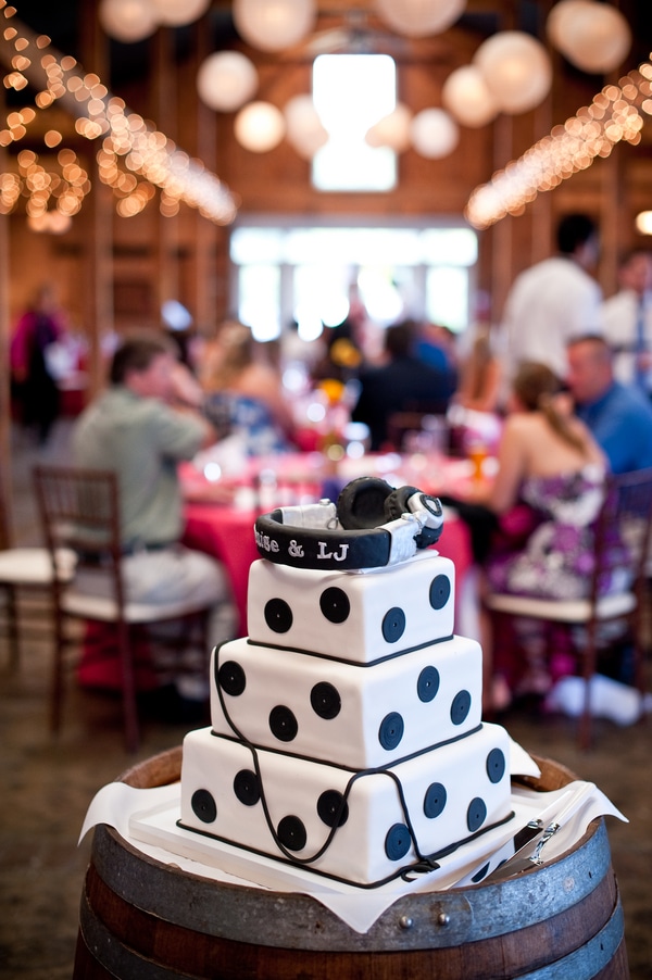 neon colors offbeat virginia wedding techno music bluemont vineyard (24)