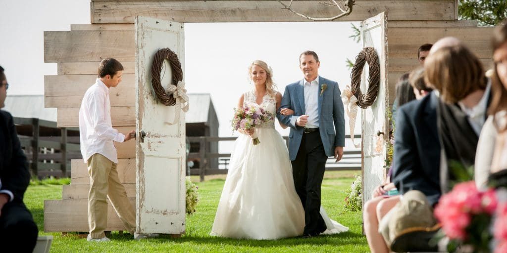 eclectic pennsylvania farm wedding inspiration pictures (4)