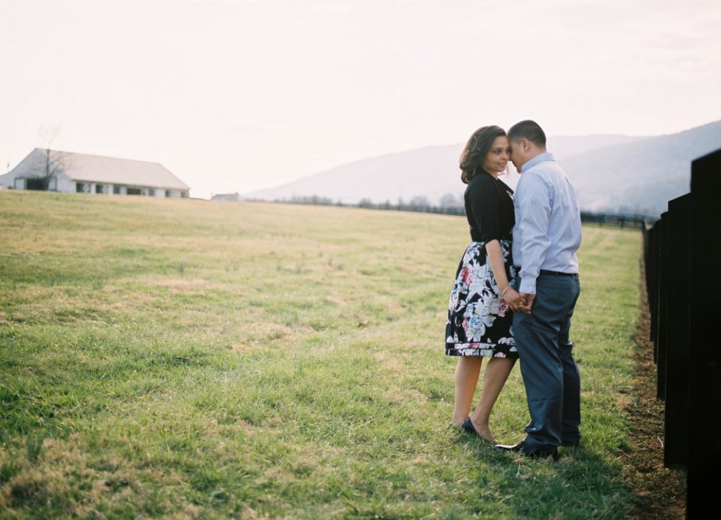 virginia vineyard engagement pictures (3)