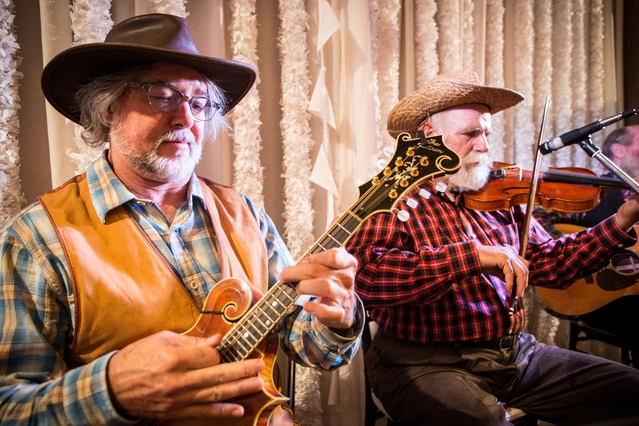 DIY intimate vintage inspired wedding pictures maryland ideas (9)