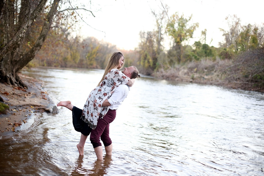 Charlottesville, VA - 11/03/15 Elisabeth and Chet engagement photo session at Downtown Mall and Darden Towe Park. Credit: Amanda Maglione www.amandamaglione.com
