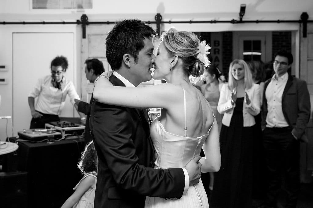 modern-intimate-fathom-gallery-wedding-washington-dc24